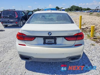 Zdjęcie 6 z 12 samochodu: 2018 BMW 740 I VIN:WBA7E2C53JG741932 - miniatura