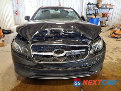Piąte zdjęcie samochodu w środku: 2018 MERCEDES-BENZ E 400 4MATIC VIN:WDD1J6GB0JF030700 - miniatura