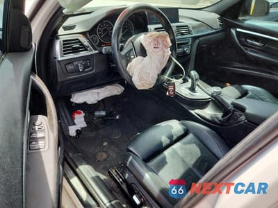 Zdjęcie 8 z 12 samochodu: 2017 BMW 330 XI VIN:WBA8D9G33HNU65640 - miniatura