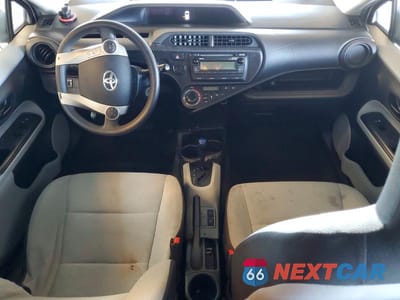 Zdjęcie 8 z 12 samochodu: 2014 TOYOTA PRIUS C ONE VIN:JTDKDTB37E1068545 - miniatura