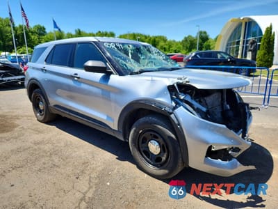 Czwarte zdjęcie samochodu z boku: 2023 FORD EXPLORER POLICE INTERCEPTOR VIN:1FM5K8ABXPGA20669 - miniatura