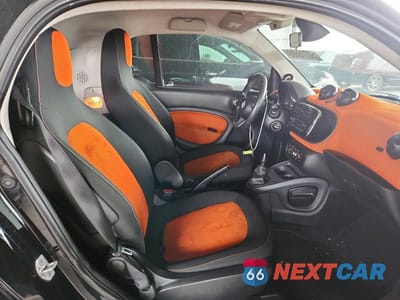 Zdjęcie 10 z 12 samochodu: 2016 SMART FORTWO VIN:WMEFJ5DA3GK078893 - miniatura