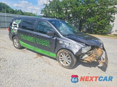 Czwarte zdjęcie samochodu z boku: 2019 DODGE GRAND CARAVAN SXT VIN:2C4RDGCG6KR774484 - miniatura