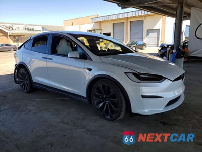 Czwarte zdjęcie samochodu z boku: 2023 TESLA MODEL X VIN:7SAXCAE58PF380199 - miniatura