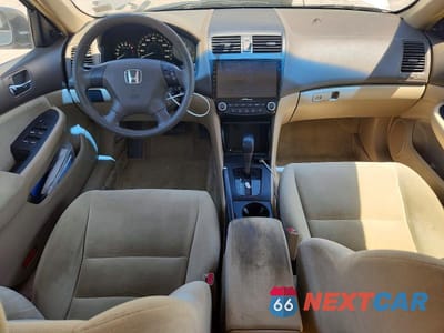 Zdjęcie 8 z 13 samochodu: 2007 HONDA ACCORD VIN:1HGCM56117A098296 - miniatura