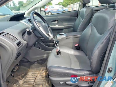 Zdjęcie 7 z 12 samochodu: 2013 TOYOTA PRIUS V FIVE VIN:JTDZN3EU7D3258848 - miniatura