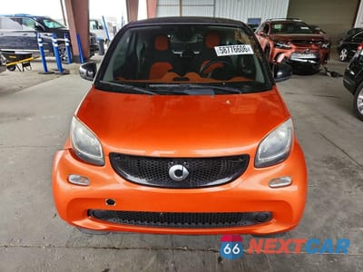 Piąte zdjęcie samochodu w środku: 2016 SMART FORTWO VIN:WMEFJ5DA3GK078893 - miniatura