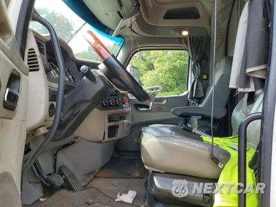 Piąte zdjęcie samochodu w środku: 2020 PETERBILT 579 VIN:1XPBDP9X7LD717738 - miniatura