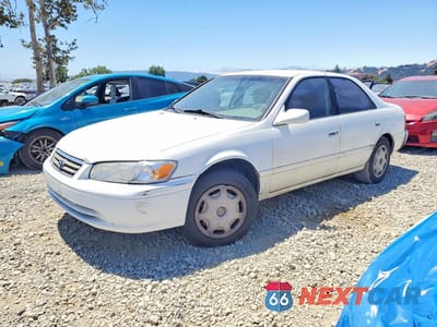 2001 TOYOTA CAMRY CE 4T1BG22K11U868917 - główne zdjęcie licytacji z USA - miniatura