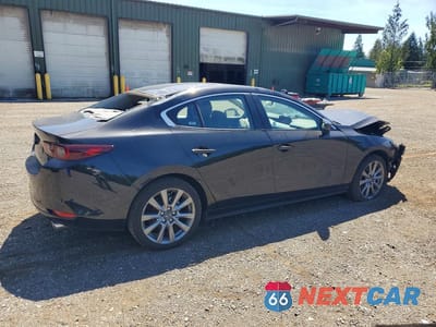 Trzecie zdjęcie samochodu z tyłu: 2025 MAZDA 3 PREFERRED VIN:3MZBPACM6SM467705 - miniatura