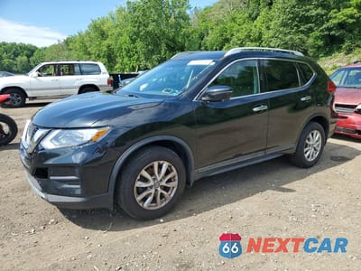 2017 NISSAN ROGUE SV 5N1AT2MV0HC860497 - główne zdjęcie licytacji z USA - miniatura