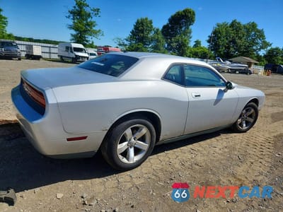 Trzecie zdjęcie samochodu z tyłu: 2009 DODGE CHALLENGER SE VIN:2B3LJ44VX9H589561 - miniatura