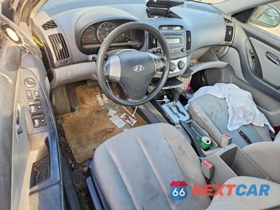Zdjęcie 8 z 12 samochodu: 2010 HYUNDAI ELANTRA GLS VIN:KMHDU4AD8AU183412 - miniatura
