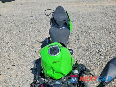 Piąte zdjęcie samochodu w środku: 2018 KAWASAKI EX400 VIN:JKAEXKG16JDA08364 - miniatura