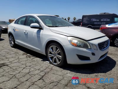 Czwarte zdjęcie samochodu z boku: 2011 VOLVO S60 T6 VIN:YV1902FH5B2006538 - miniatura