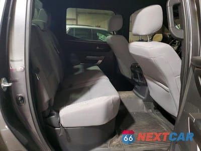 Zdjęcie 10 z 12 samochodu: 2025 TOYOTA TUNDRA SR5 VIN:5TFLA5DB8SX261664 - miniatura