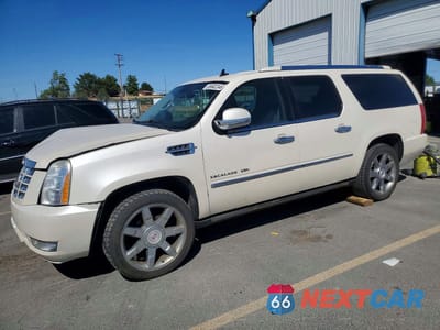 2010 CADILLAC ESCALADE ESV PREMIUM 1GYUKJEF1AR108455 - główne zdjęcie licytacji z USA - miniatura