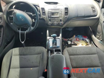 Zdjęcie 8 z 12 samochodu: 2017 KIA FORTE LX VIN:3KPFK4A71HE058807 - miniatura