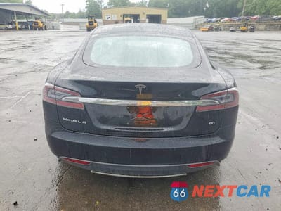 Zdjęcie 6 z 12 samochodu: 2014 TESLA MODEL S VIN:5YJSA1S12EFP41471 - miniatura