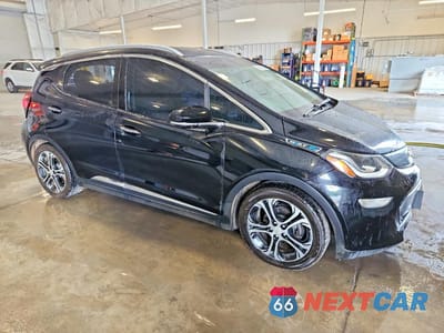 Czwarte zdjęcie samochodu z boku: 2017 CHEVROLET BOLT EV PREMIER VIN:1G1FX6S0XH4167789 - miniatura