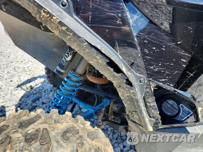 Zdjęcie 10 z 10 samochodu: 2017 CAN-AM MAVERICK 1000 R UTILITY VEHICLE VIN:3JBPGAP22HJ000229 - miniatura