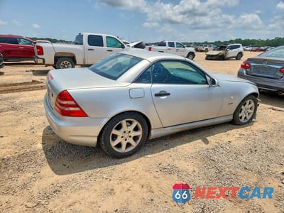 Trzecie zdjęcie samochodu z tyłu: 1999 MERCEDES-BENZ SLK 230 KOMPRESSOR VIN:WDBKK47F2XF097342 - miniatura