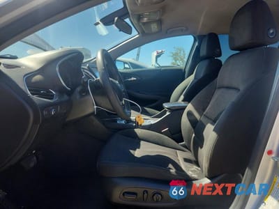 Zdjęcie 7 z 12 samochodu: 2018 CHEVROLET MALIBU HYBRID VIN:1G1ZF5SU8JF265047 - miniatura