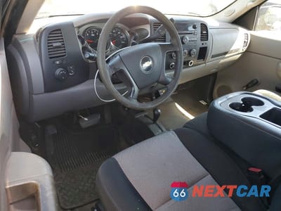 Zdjęcie 8 z 12 samochodu: 2008 CHEVROLET SILVERADO K2500 HEAVY DUTY VIN:1GCHK29K18E129456 - miniatura