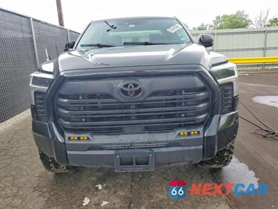 Piąte zdjęcie samochodu w środku: 2024 TOYOTA TUNDRA SR5 VIN:5TFLA5DB9RX210913 - miniatura