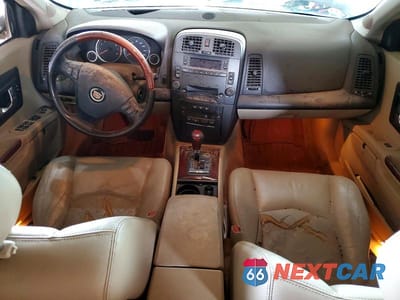 Zdjęcie 8 z 12 samochodu: 2005 CADILLAC SRX VIN:1GYEE637650225236 - miniatura