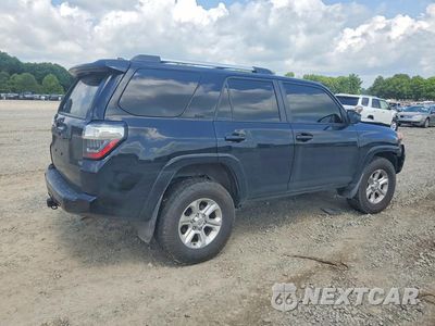 Trzecie zdjęcie samochodu z tyłu: 2022 TOYOTA 4RUNNER SR5 VIN:JTEMU5JR8N6027043 - miniatura
