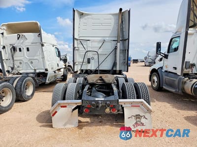 Zdjęcie 6 z 10 samochodu: 2020 VOLVO VNL VNL VIN:4V4NC9EH6LN244201 - miniatura