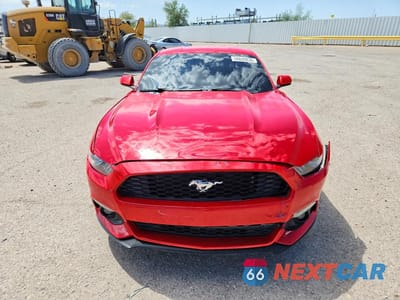 Piąte zdjęcie samochodu w środku: 2015 FORD MUSTANG VIN:1FA6P8AM4F5353140 - miniatura
