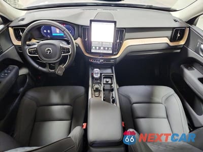 Zdjęcie 8 z 13 samochodu: 2026 VOLVO XC60 PLUS VIN:YV4M12RC3T1422220 - miniatura