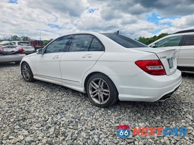 Drugie zdjęcie samochodu z przodu: 2014 MERCEDES-BENZ C 300 4MATIC VIN:WDDGF8AB6ER317155 - miniatura
