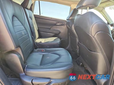 Zdjęcie 11 z 13 samochodu: 2021 TOYOTA HIGHLANDER XLE VIN:5TDGZRAH7MS074175 - miniatura