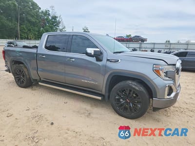 Czwarte zdjęcie samochodu z boku: 2021 GMC SIERRA K1500 DENALI VIN:1GTU9FEL8MZ280698 - miniatura