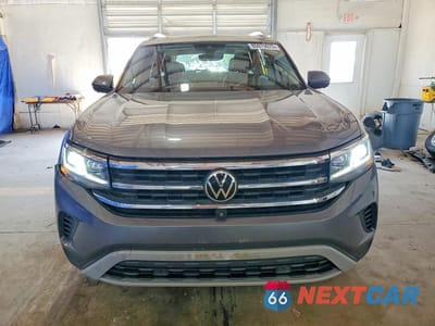 Piąte zdjęcie samochodu w środku: 2021 VOLKSWAGEN ATLAS SEL PREMIUM VIN:1V2TP2CA2MC576913 - miniatura