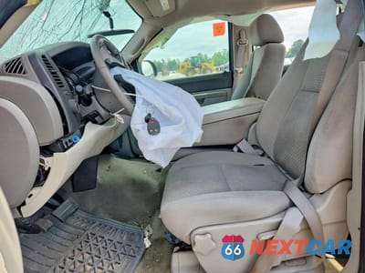 Zdjęcie 7 z 13 samochodu: 2012 CHEVROLET SILVERADO K1500 LT VIN:3GCPKSEA7CG106676 - miniatura