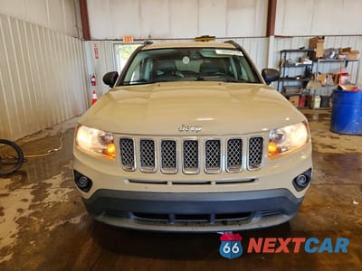 Piąte zdjęcie samochodu w środku: 2017 JEEP COMPASS LATITUDE VIN:1C4NJDEB8HD208992 - miniatura