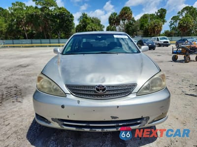 Piąte zdjęcie samochodu w środku: 2003 TOYOTA CAMRY XLE VIN:4T1BE32K83U722335 - miniatura