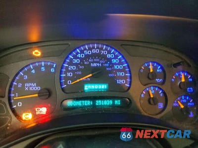 Zdjęcie 9 z 12 samochodu: 2004 GMC NEW SIERRA K1500 VIN:2GTEK13T641398840 - miniatura