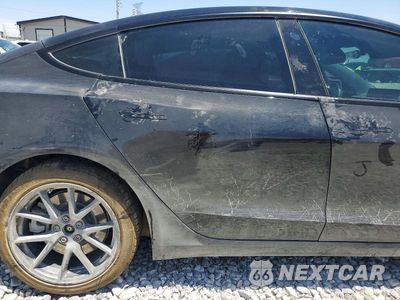 Zdjęcie 10 z 12 samochodu: 2023 TESLA MODEL 3 VIN:5YJ3E1EA7PF462721 - miniatura