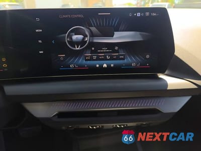 Zdjęcie 8 z 14 samochodu: 2025 BMW 228XI VIN:WBA23GG03S7S60107 - miniatura