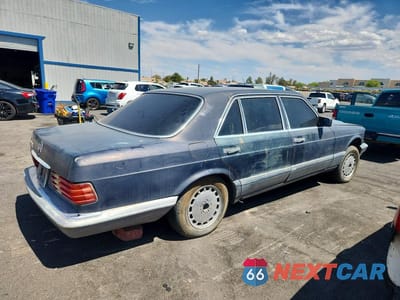 Trzecie zdjęcie samochodu z tyłu: 1986 MERCEDES-BENZ 420 SEL VIN:WDBCA35D7GA210198 - miniatura