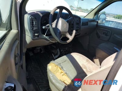Zdjęcie 8 z 13 samochodu: 2000 CHEVROLET EXPRESS G3500 VIN:1GCHG35R0Y1158674 - miniatura