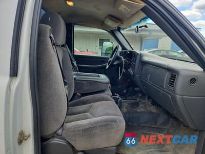 Zdjęcie 10 z 13 samochodu: 2006 CHEVROLET SILVERADO K2500 HEAVY DUTY VIN:1GCHK24U26E147101 - miniatura