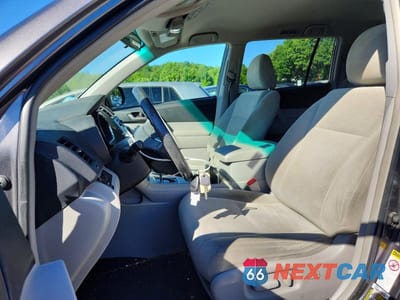 Zdjęcie 7 z 14 samochodu: 2013 TOYOTA HIGHLANDER PLUS VIN:5TDBK3EH8DS197361 - miniatura