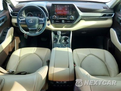 Zdjęcie 8 z 13 samochodu: 2021 TOYOTA HIGHLANDER XLE VIN:5TDGZRAH5MS088639 - miniatura