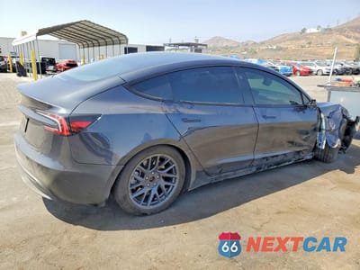 Trzecie zdjęcie samochodu z tyłu: 2025 TESLA MODEL 3 VIN:5YJ3E1EA5SF075688 - miniatura